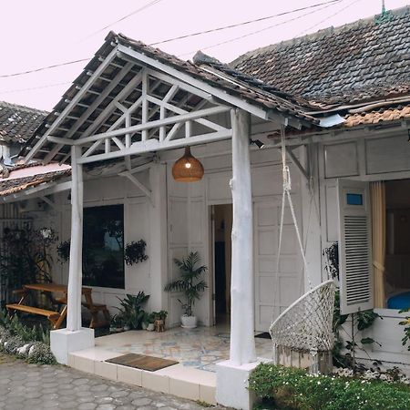 Roemah Renjana Yogyakarta Hotel Екстериор снимка